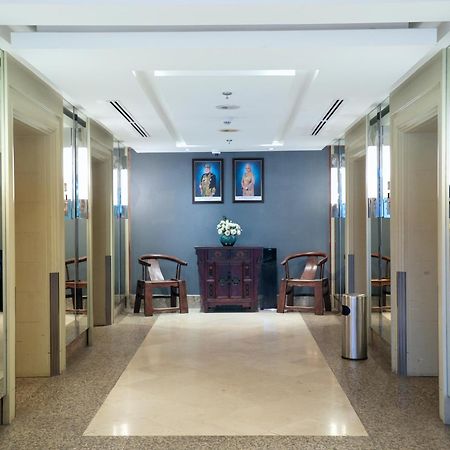 Thistle Johor Bahru Exterior foto The interior of the hospital