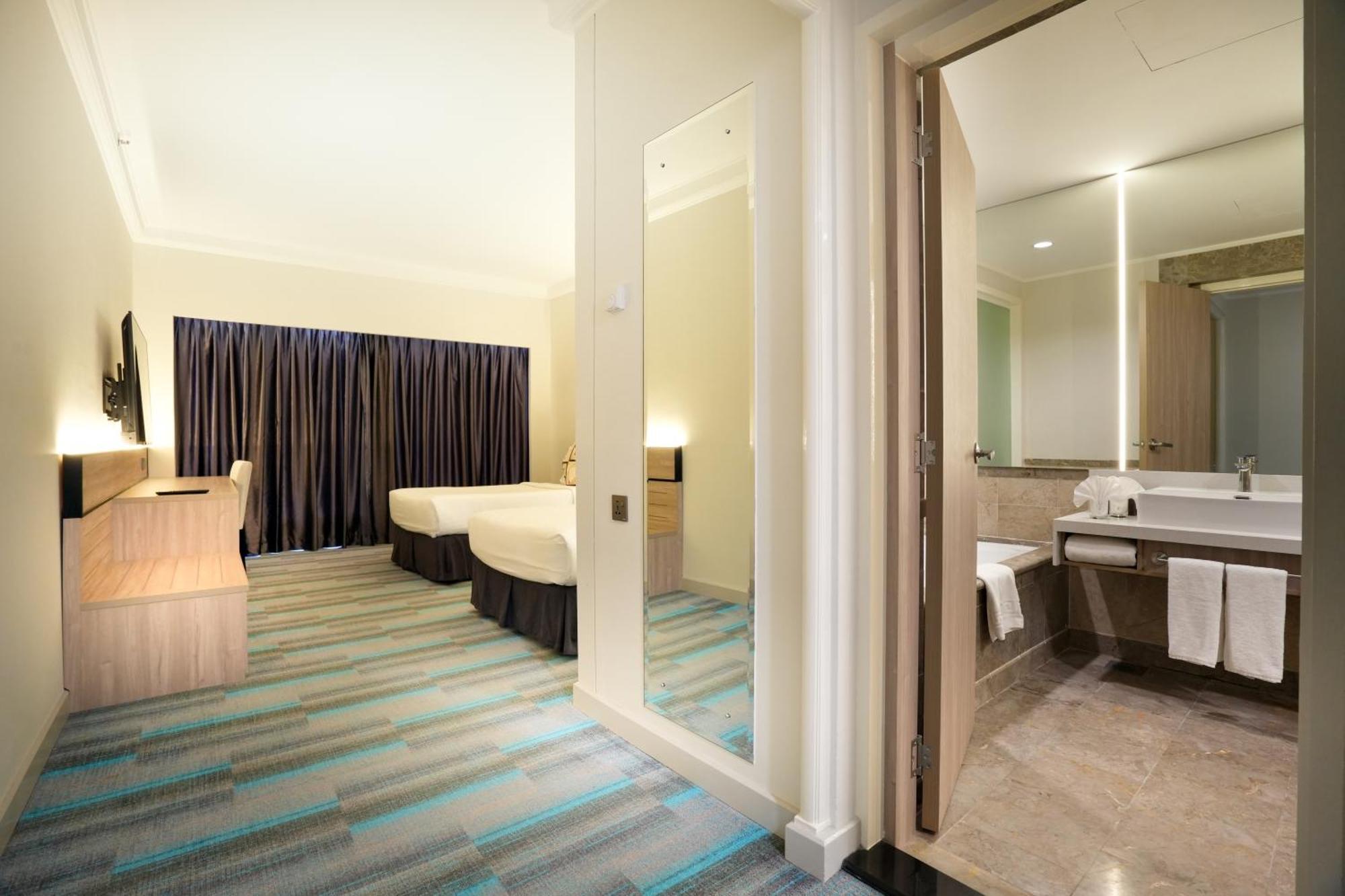 Thistle Johor Bahru Exterior foto Deluxe Room