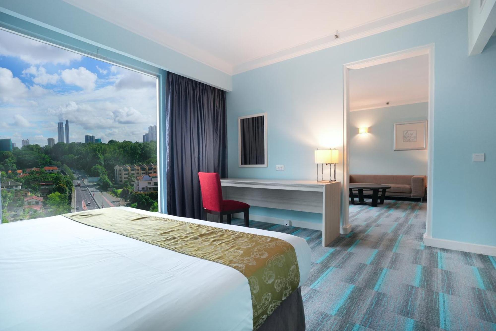 Thistle Johor Bahru Exterior foto A room at the hotel