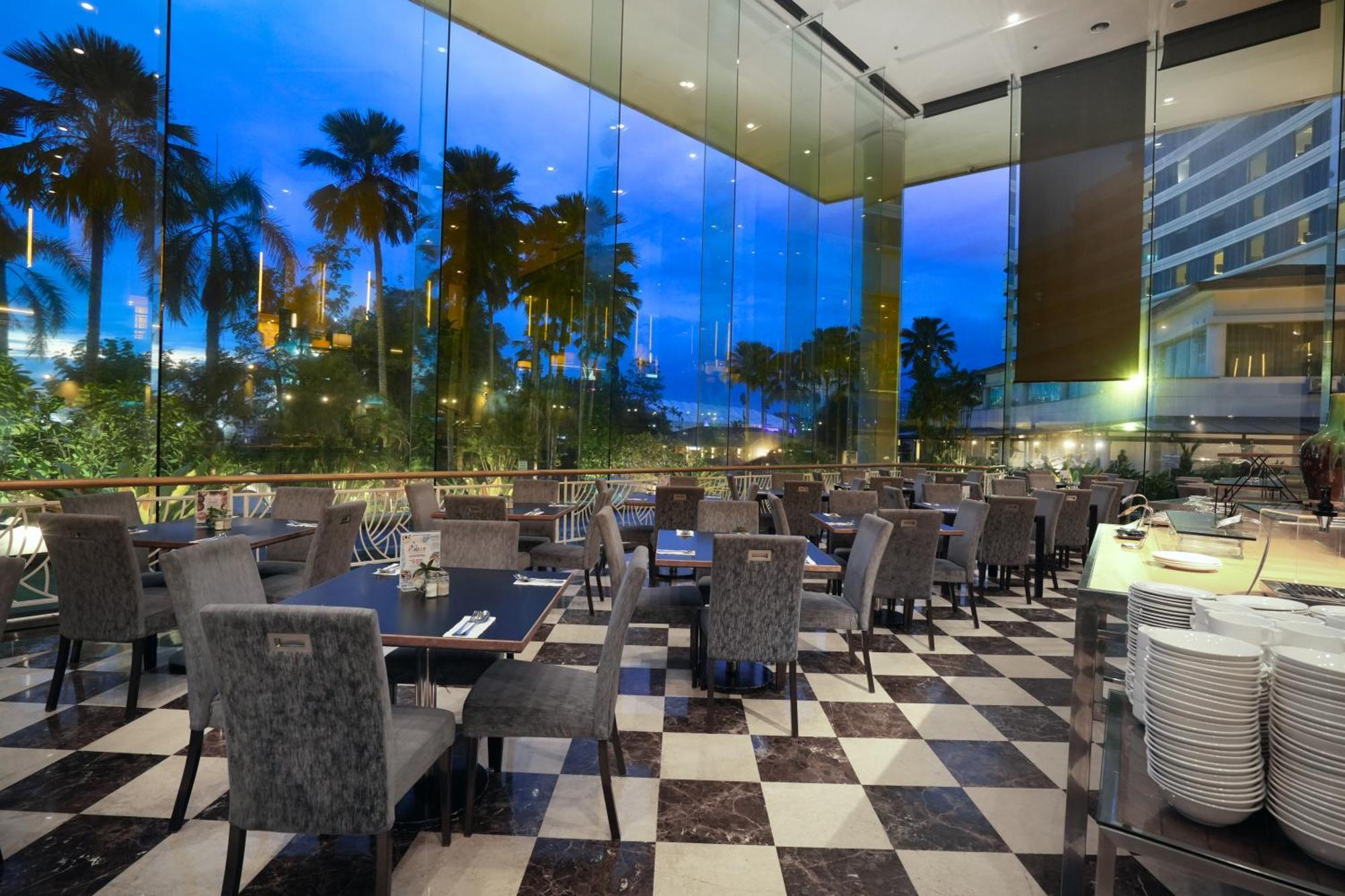Thistle Johor Bahru Exterior foto The Terrace