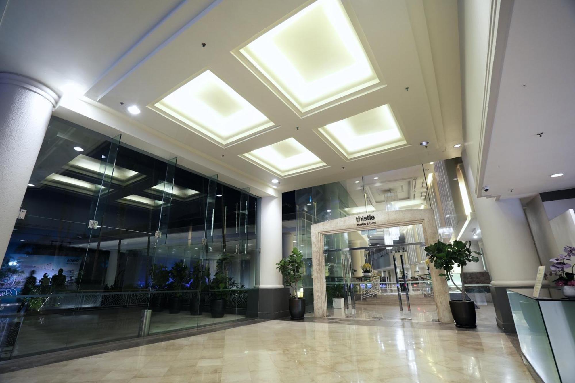Thistle Johor Bahru Exterior foto Lobby