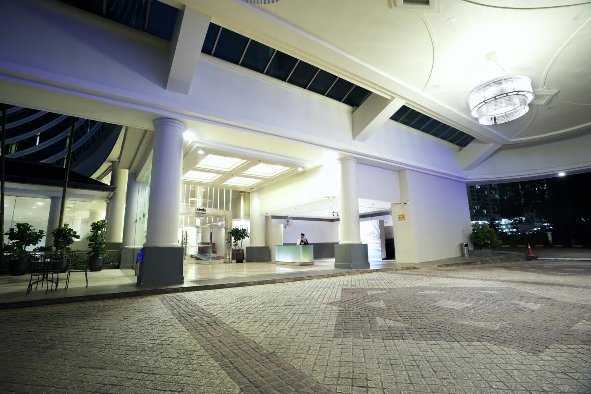 Thistle Johor Bahru Exterior foto The lobby of the hotel